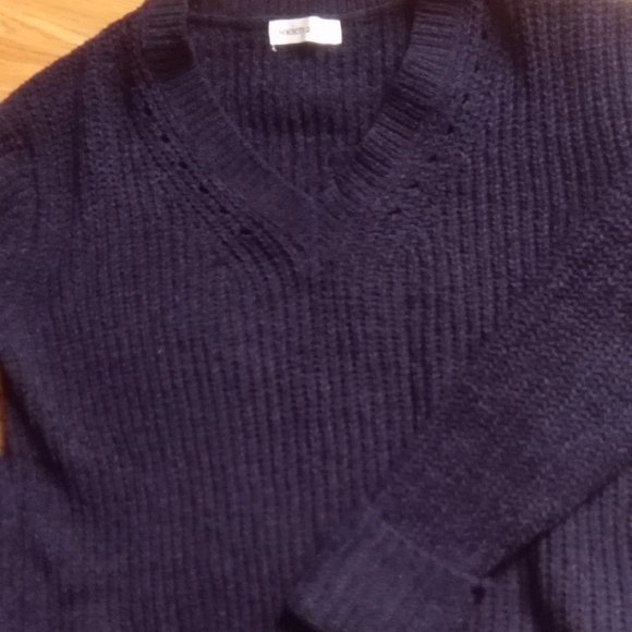 Soft Knit Blue High/Low Sweater - Picture 2 of 7